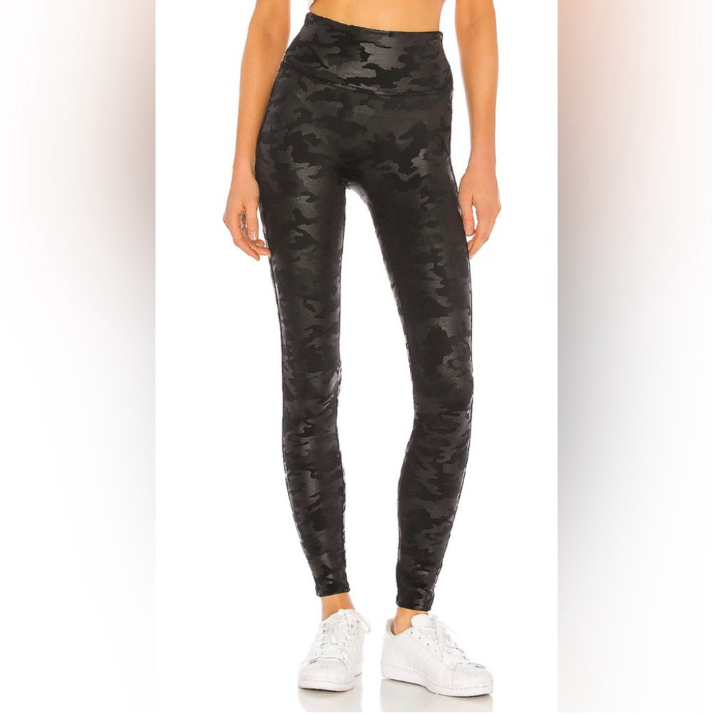 SPANX NWT Women's Faux Leather Camo Leggings Sz S